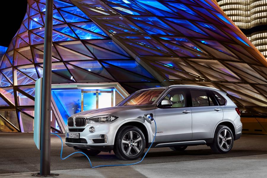  BMW X5 xDrive40e 2015 года  (фото 10 из 61)